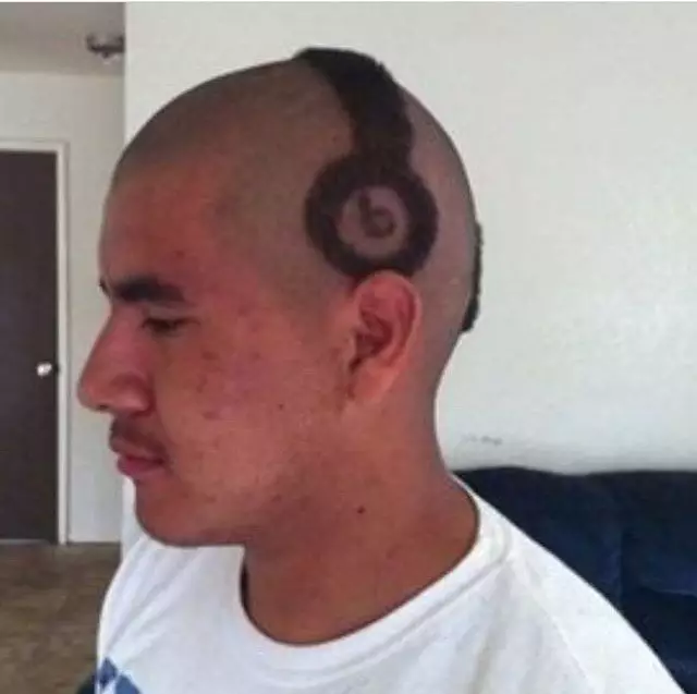 aksi lucu pamer rambut © Instagram