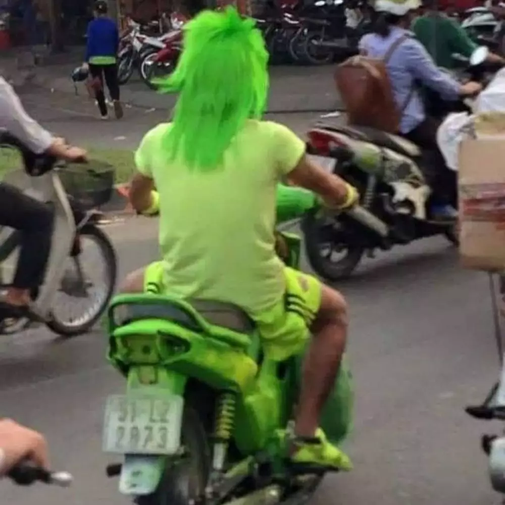 aksi lucu pamer rambut © Instagram