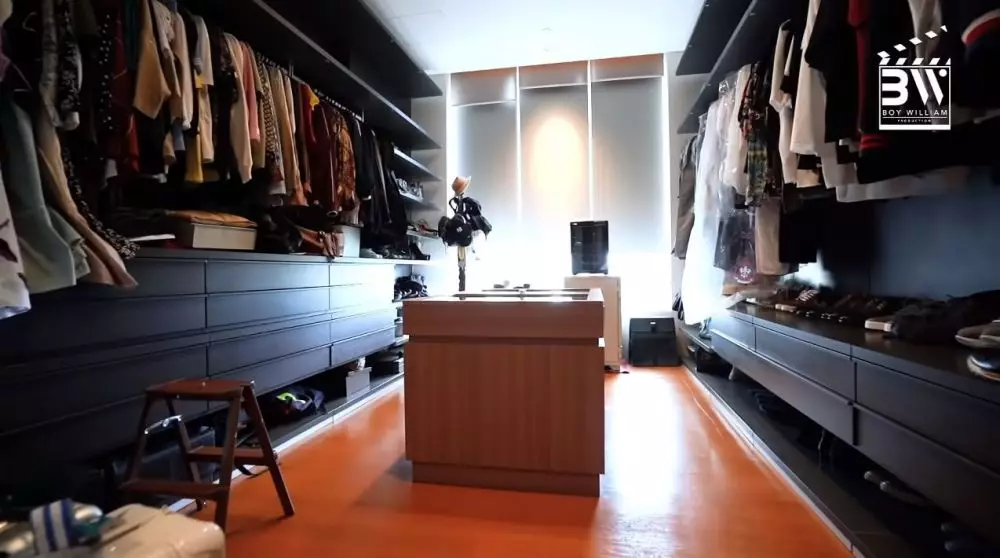 walk in closet Indra © YouTube