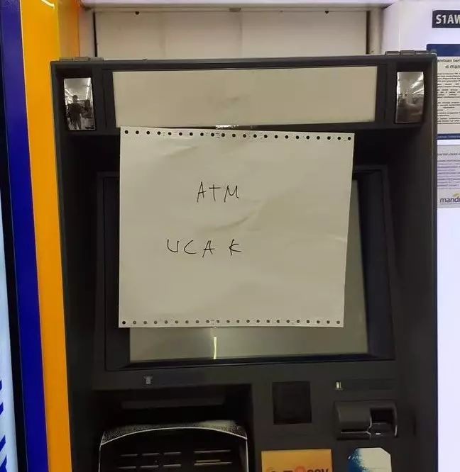 tulisan atm rusak lucu © Berbagai Sumber