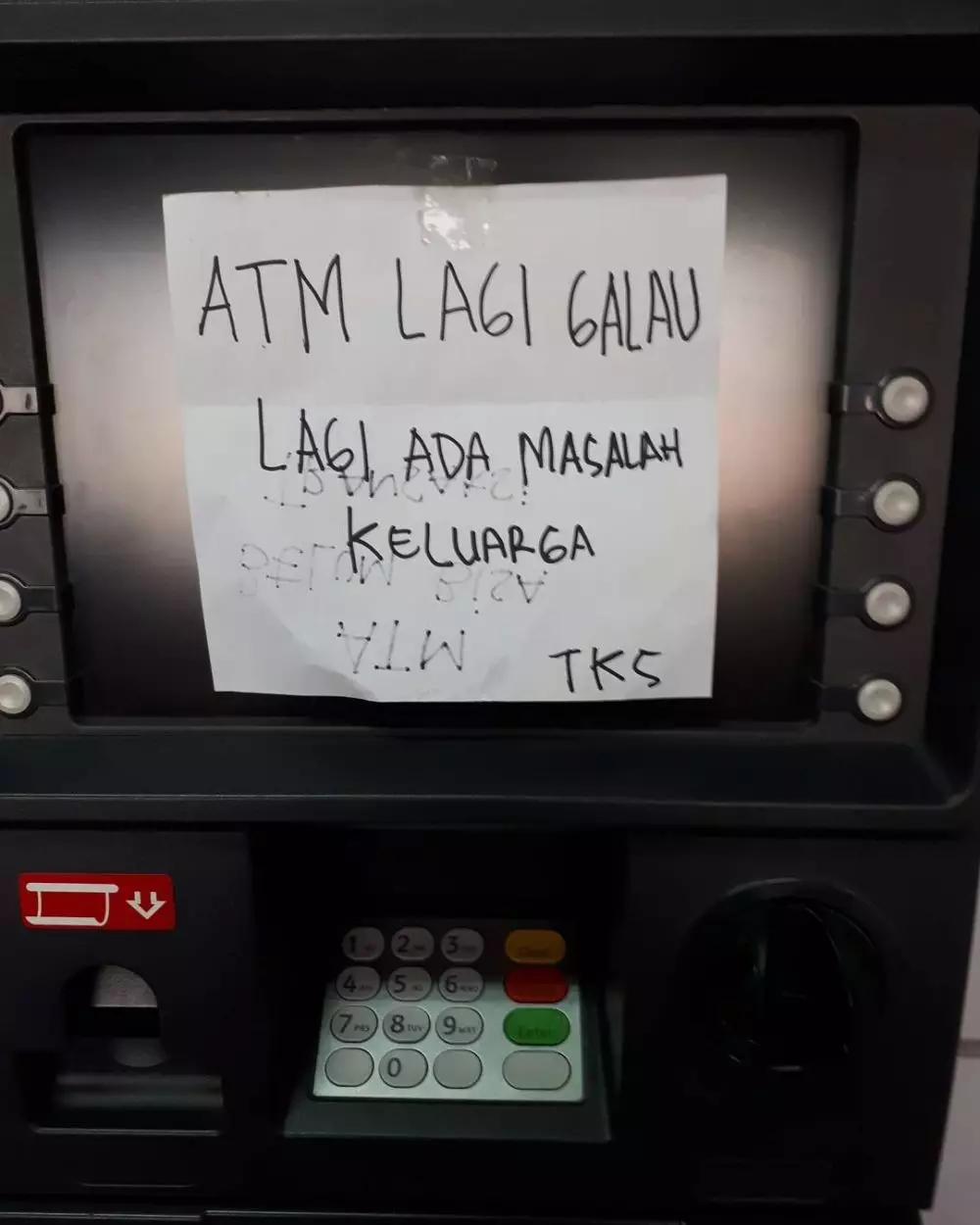 tulisan atm rusak lucu © Berbagai Sumber