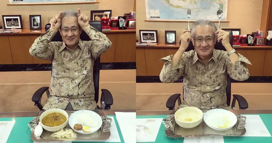 dubes jepang pakai masker pecel lele  © Instagram