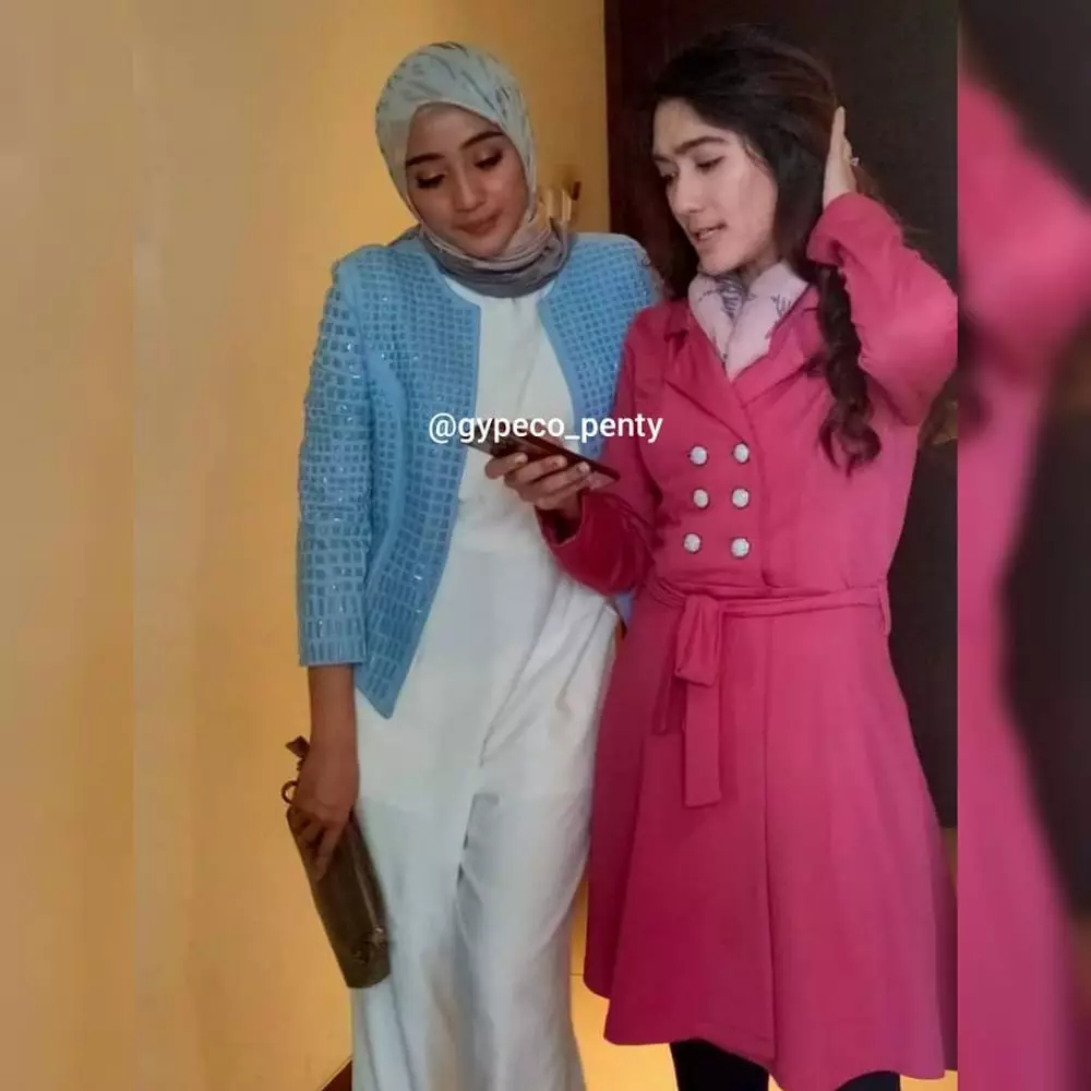 Penty dan Revi Mariska © Instagram Penty dan Revi Mariska © Instagram