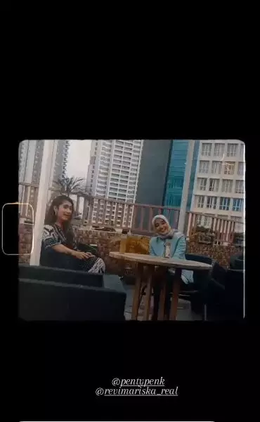 Penty dan Revi Mariska © Instagram Penty dan Revi Mariska © Instagram