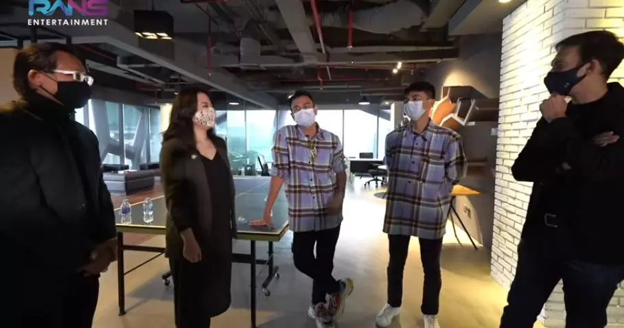 Raffi ajak Dimas bertemu manoj © YouTube