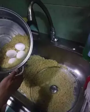 momen apes saat masak © Berbagai Sumber momen apes saat masak © Berbagai Sumber