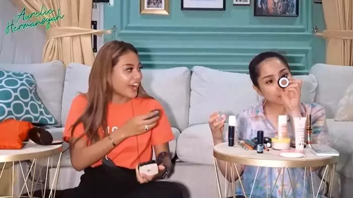 Nagita-Aurel makeup © YouTube