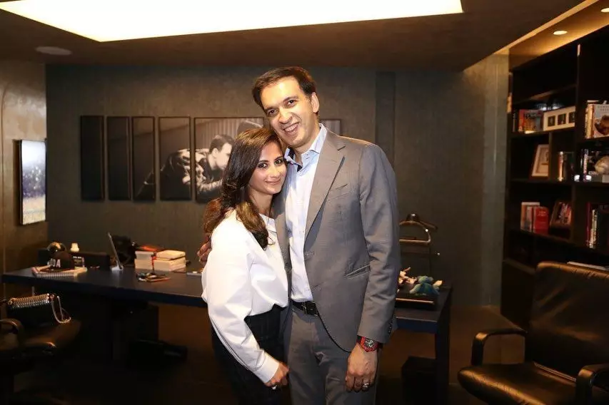 Manoj Punjabi dan istri  Instagram