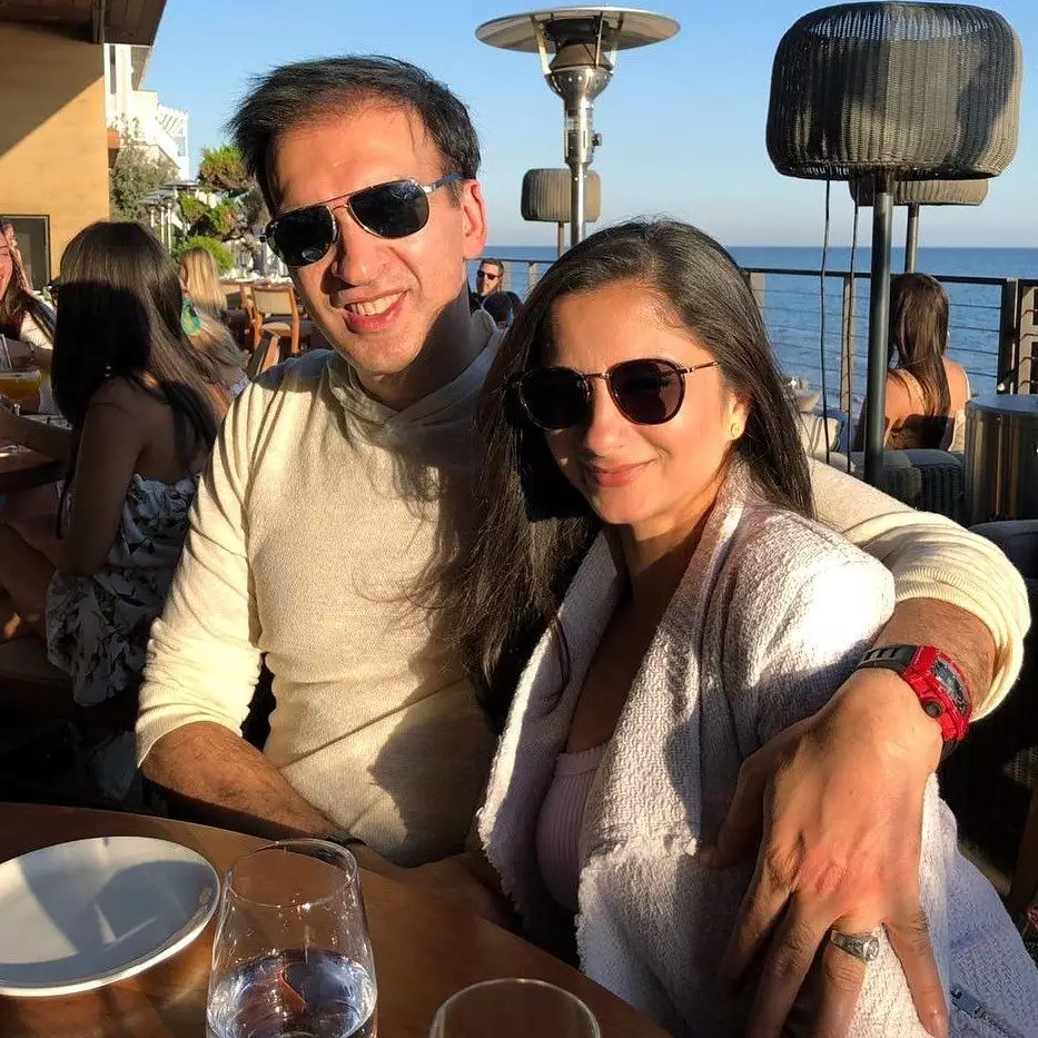 Manoj Punjabi dan istri  Instagram