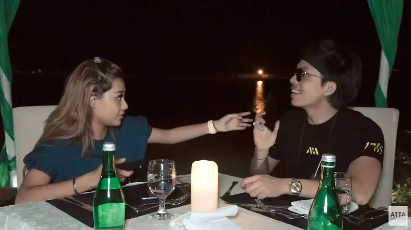 momen atta beri kejutan ke aurel © YouTube momen atta beri kejutan ke aurel © YouTube