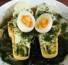 Es absurd yang nggak bikin selera Berbagai sumber