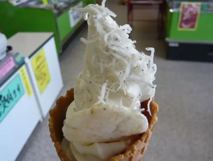 Es absurd yang nggak bikin selera Berbagai sumber