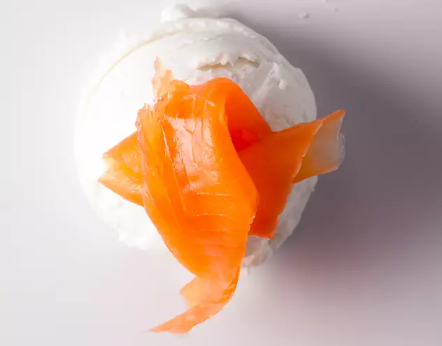 Es absurd yang nggak bikin selera Berbagai sumber