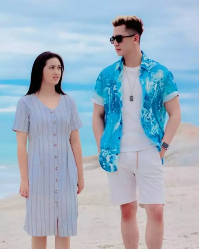 Verell Bramasta dan Ranty Maria di Pulau Bangka © 2020 brilio.net Verell Bramasta dan Ranty Maria di Pulau Bangka © 2020 brilio.net