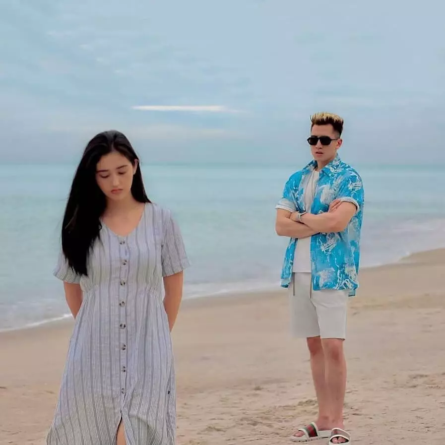 Verell Bramasta dan Ranty Maria di Pulau Bangka © 2020 brilio.net Verell Bramasta dan Ranty Maria di Pulau Bangka © 2020 brilio.net