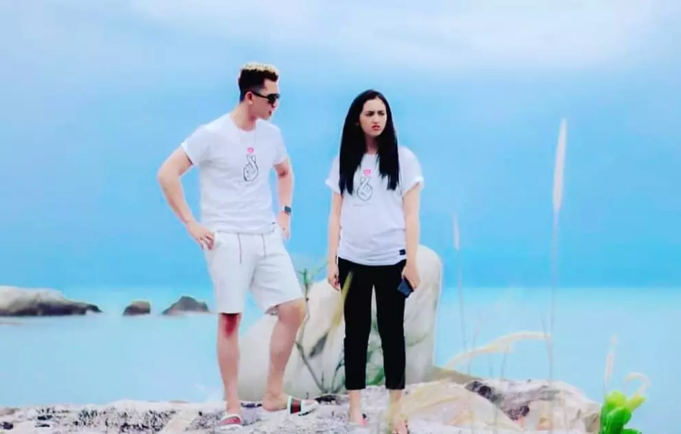 Verell Bramasta dan Ranty Maria di Pulau Bangka © 2020 brilio.net Verell Bramasta dan Ranty Maria di Pulau Bangka © 2020 brilio.net