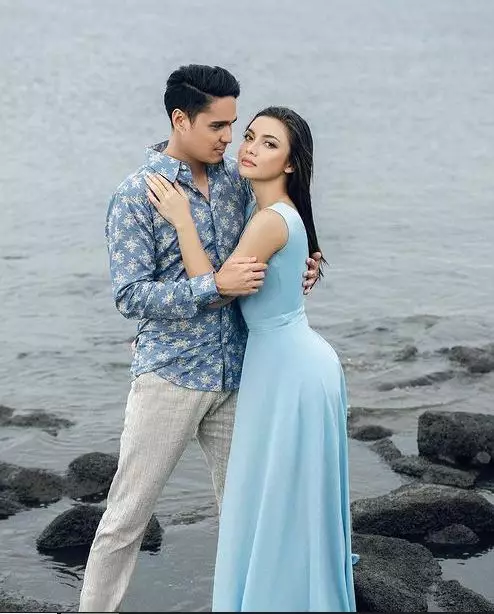 Angela Gilsha & Mischa di pantai © Instagram Angela Gilsha & Mischa di pantai © Instagram