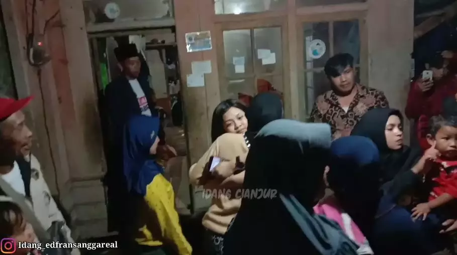 Meli Lida pulang kampung © YouTube