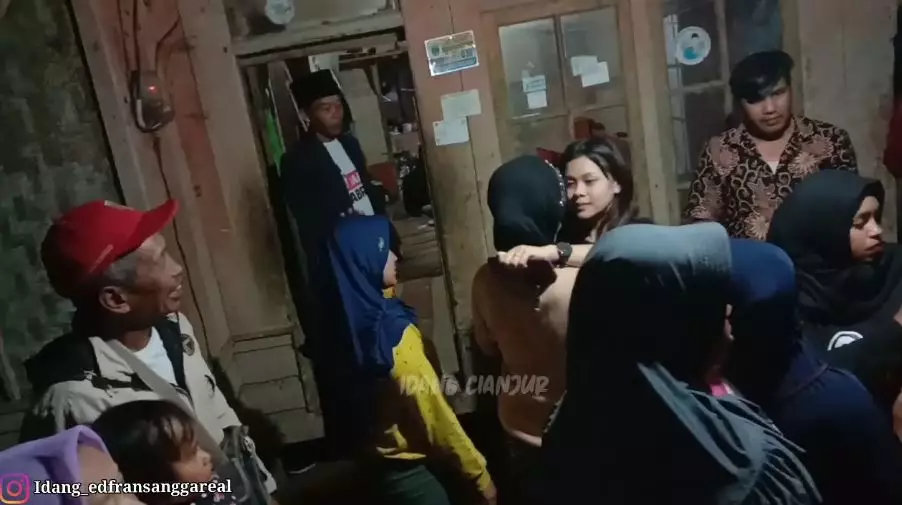 Meli Lida pulang kampung © YouTube