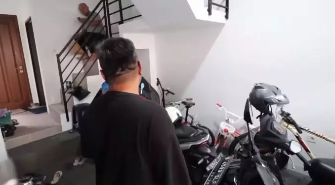 potret rumah Abdel  Achrian © 2020 brilio.net potret rumah Abdel  Achrian © 2020 brilio.net