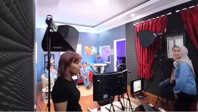 potret rumah Abdel  Achrian © 2020 brilio.net potret rumah Abdel  Achrian © 2020 brilio.net