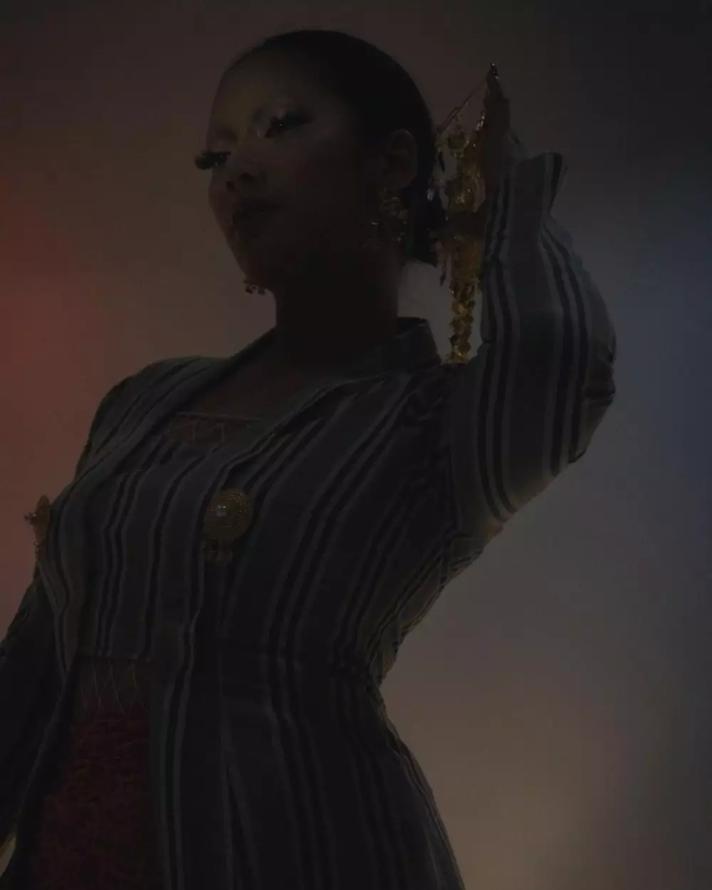 Potret Tara Basro kenakan kebaya Instagram