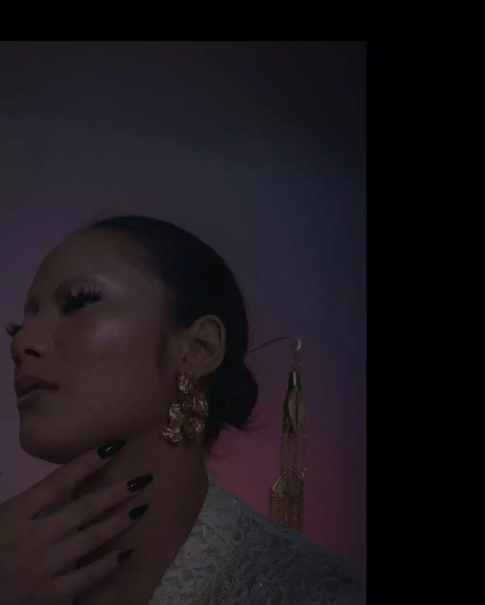 Potret Tara Basro kenakan kebaya Instagram