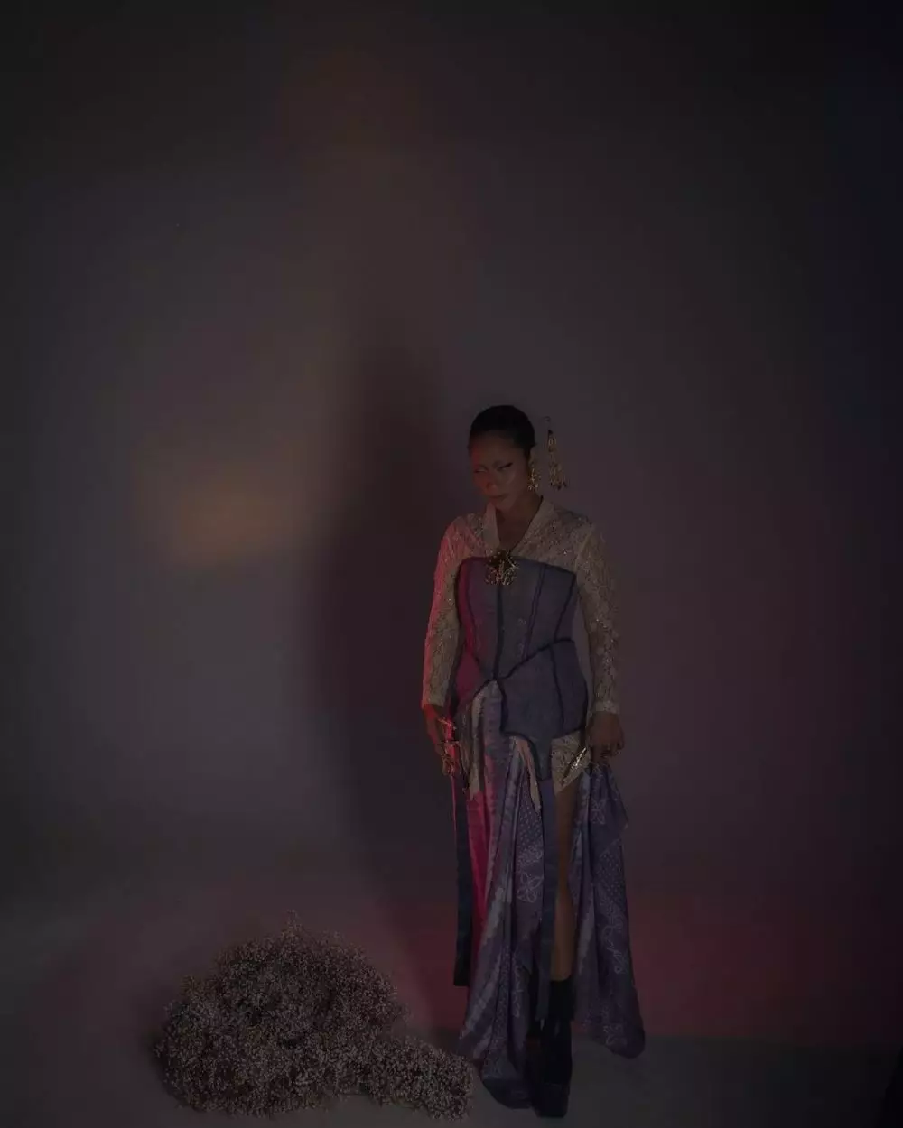 Potret Tara Basro kenakan kebaya Instagram