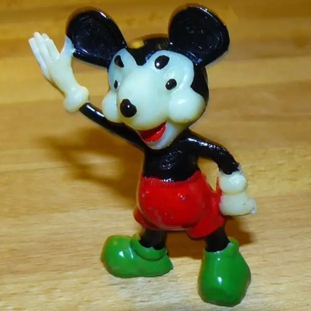 mainan bentuk karakter animas © Instagram