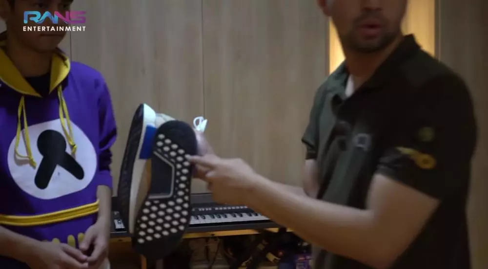 kado untuk Dimas © 2020 brilio.net kado untuk Dimas © 2020 brilio.net