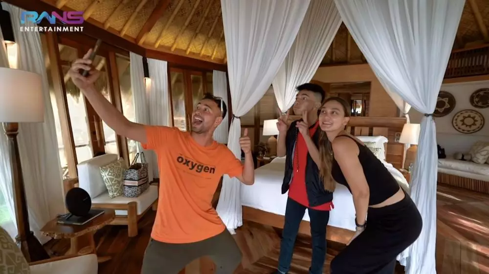 kado untuk Dimas © 2020 brilio.net kado untuk Dimas © 2020 brilio.net