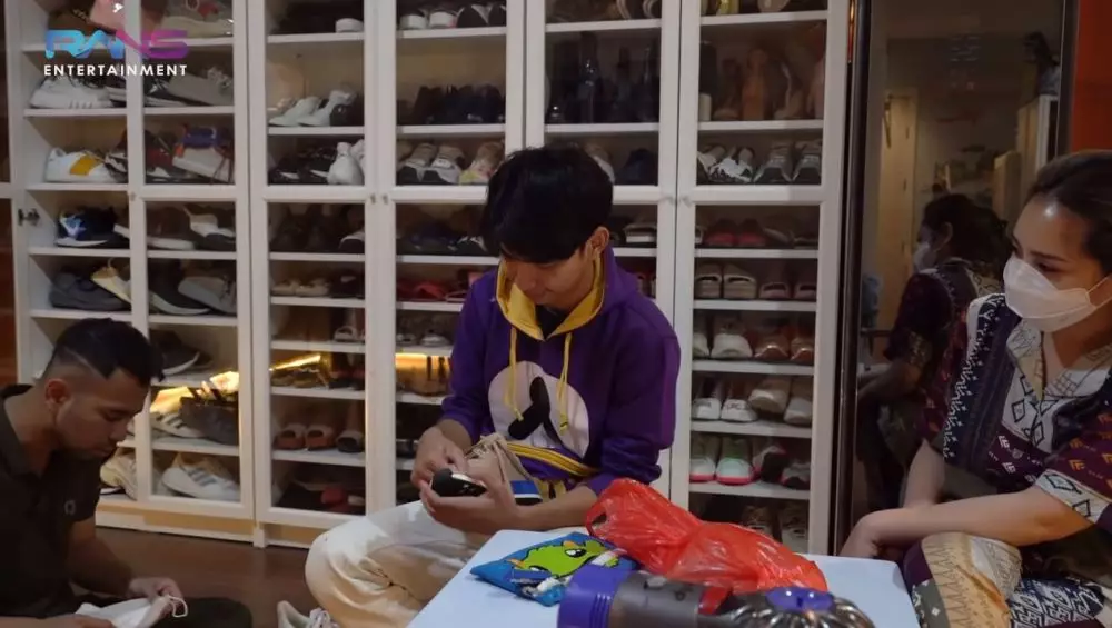 kado untuk Dimas © 2020 brilio.net kado untuk Dimas © 2020 brilio.net