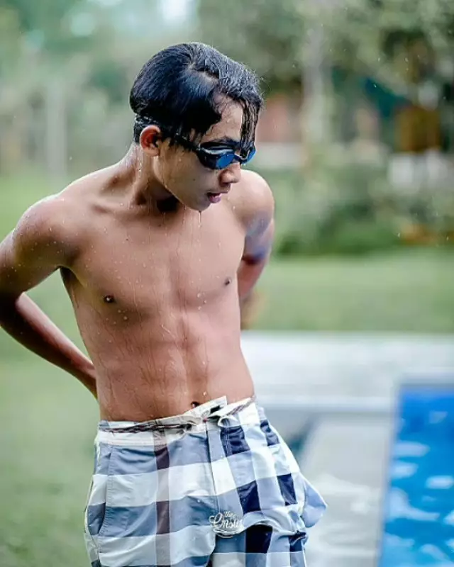 Betrand Peto perut sixpac © 2020 brilio.net