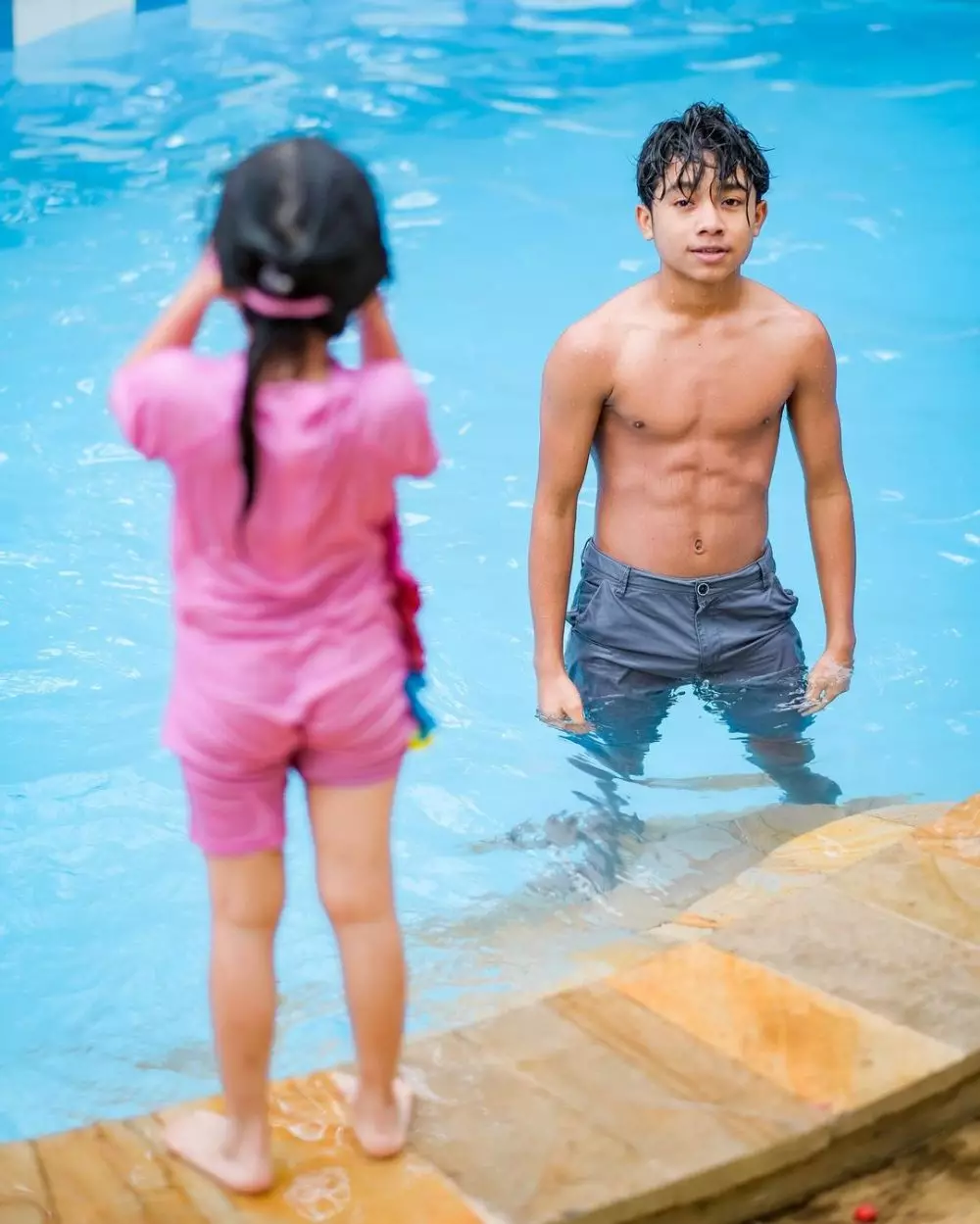 Betrand Peto perut sixpac © 2020 brilio.net