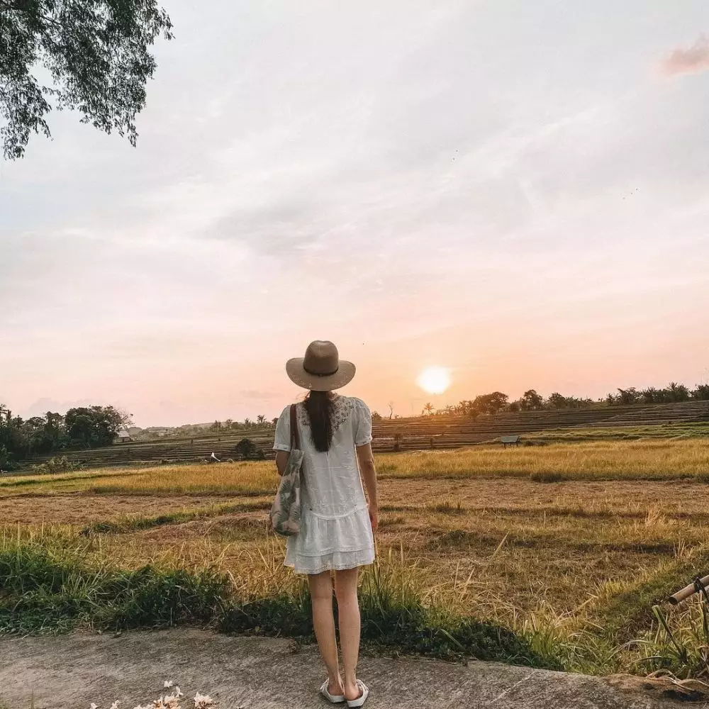 Momen liburan Cathy Sharon dan Julie Estelle  © Instagram