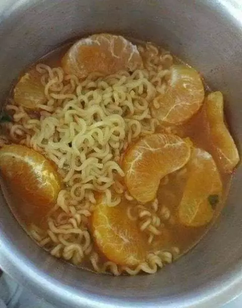 makan buah absurd Berbagai sumber