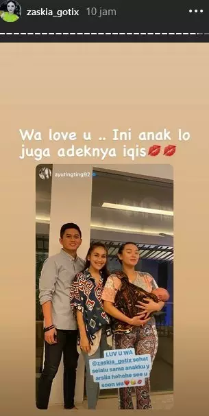 Momen Ayu Ting Ting jenguk Zaskia Gotik © Instagram Momen Ayu Ting Ting jenguk Zaskia Gotik © Instagram