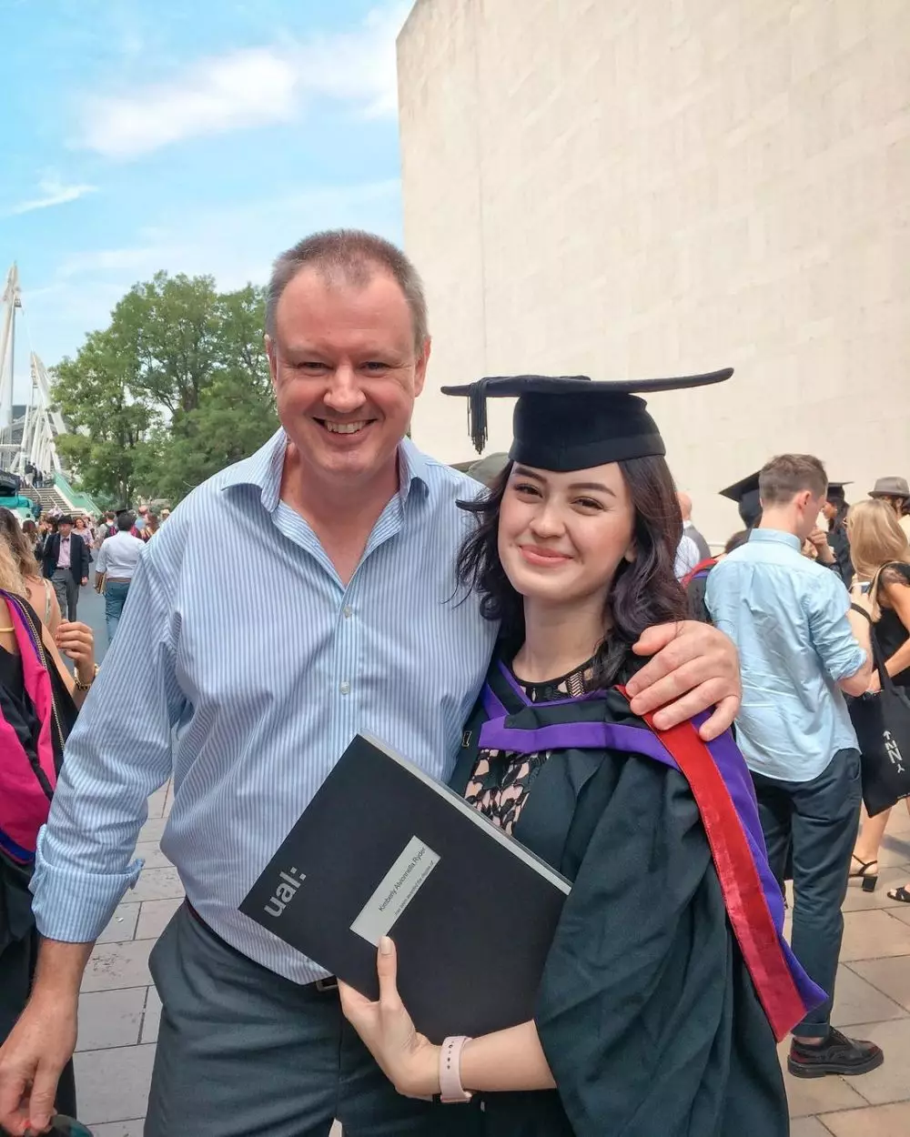 Kimberly Ryder dan ayah bulenya © Instagram