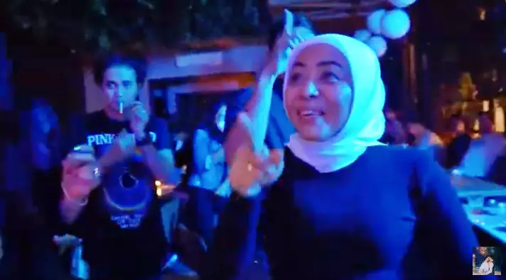Jennifer Jill dan Muzdalifah party bareng YouTube Jennifer Jill dan Muzdalifah party bareng YouTube