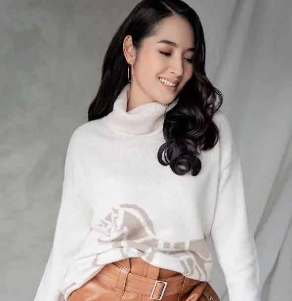 Niken Anjani pamer baby bump © Instagram