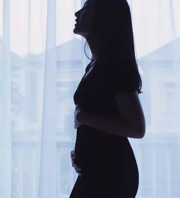 Niken Anjani pamer baby bump © Instagram