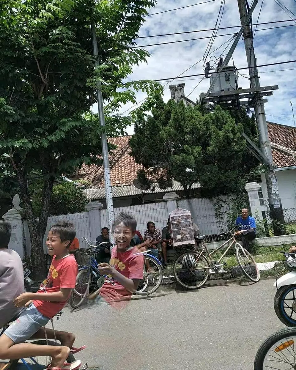 foto editan roh keluar   © Berbagai Sumber