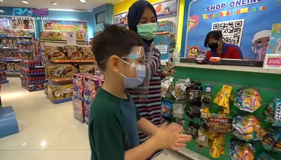 Dimas Ahmad ingin belikan mainan Rafathar © 2020 brilio.net YouTube