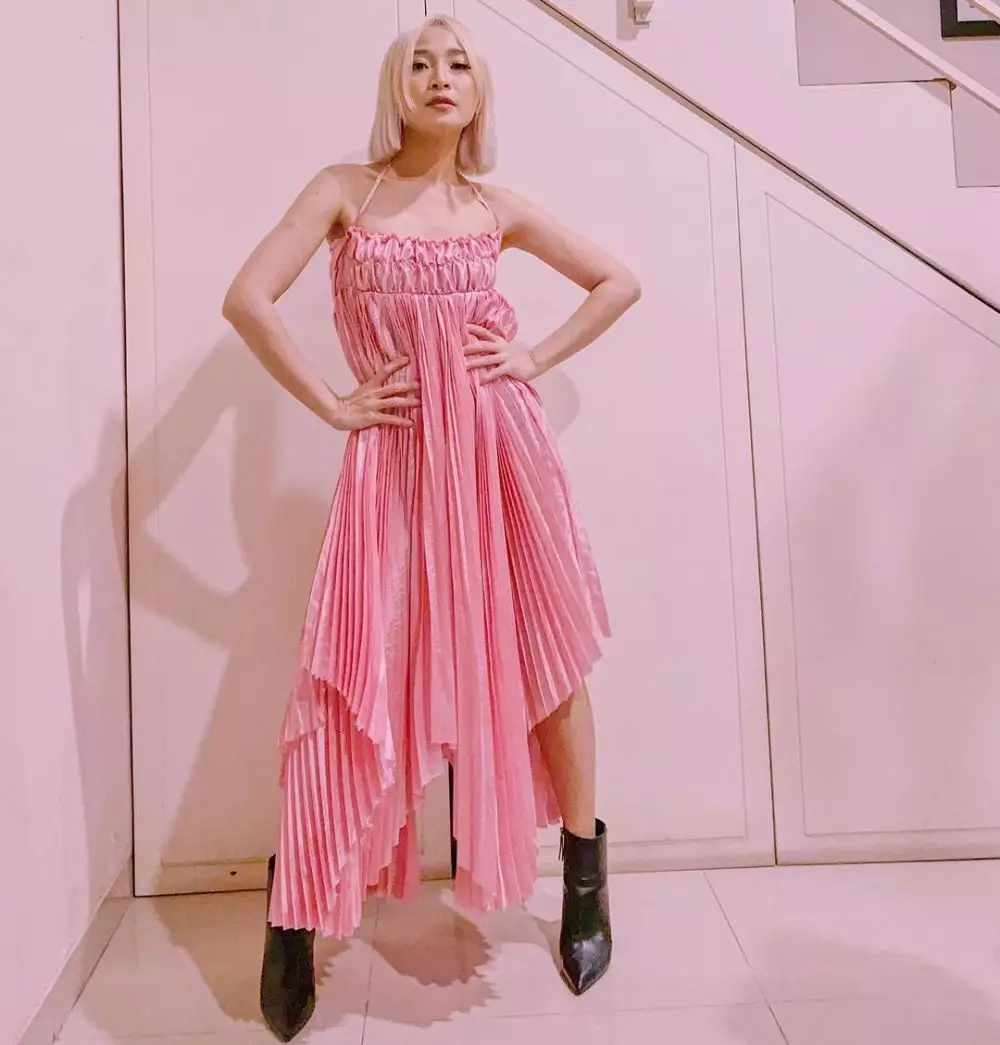 Fakta lagu baru Rinni Wulandari © 2020 brilio.net Fakta lagu baru Rinni Wulandari © 2020 brilio.net