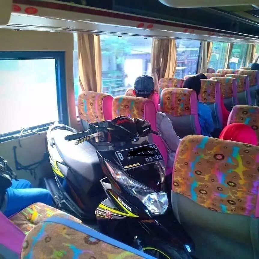 Aksi greget pengendara motor berbagai sumber Aksi greget pengendara motor berbagai sumber