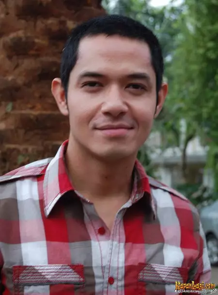 Potret Dude Harlino di awal karier © Istimewa