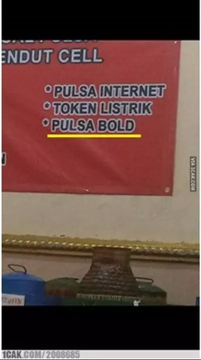 tulisan di spanduk pulsa © 2020 brilio.net