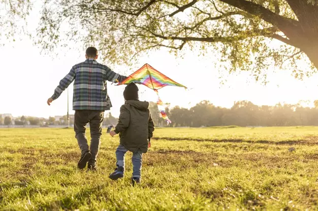 Kata-kata bijak tentang tulang punggung keluarga  © freepik.com