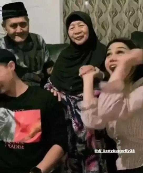 Katty dan keluarga Aiman © Instagram Katty dan keluarga Aiman © Instagram