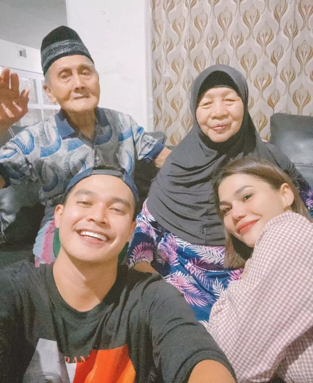 Katty dan keluarga Aiman © Instagram Katty dan keluarga Aiman © Instagram